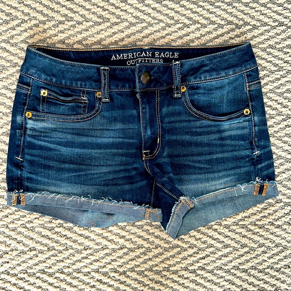 Women’s American Eagle blue denim jean shorts. New without tags. No flaws. NWOT. - Picture 1 of 2